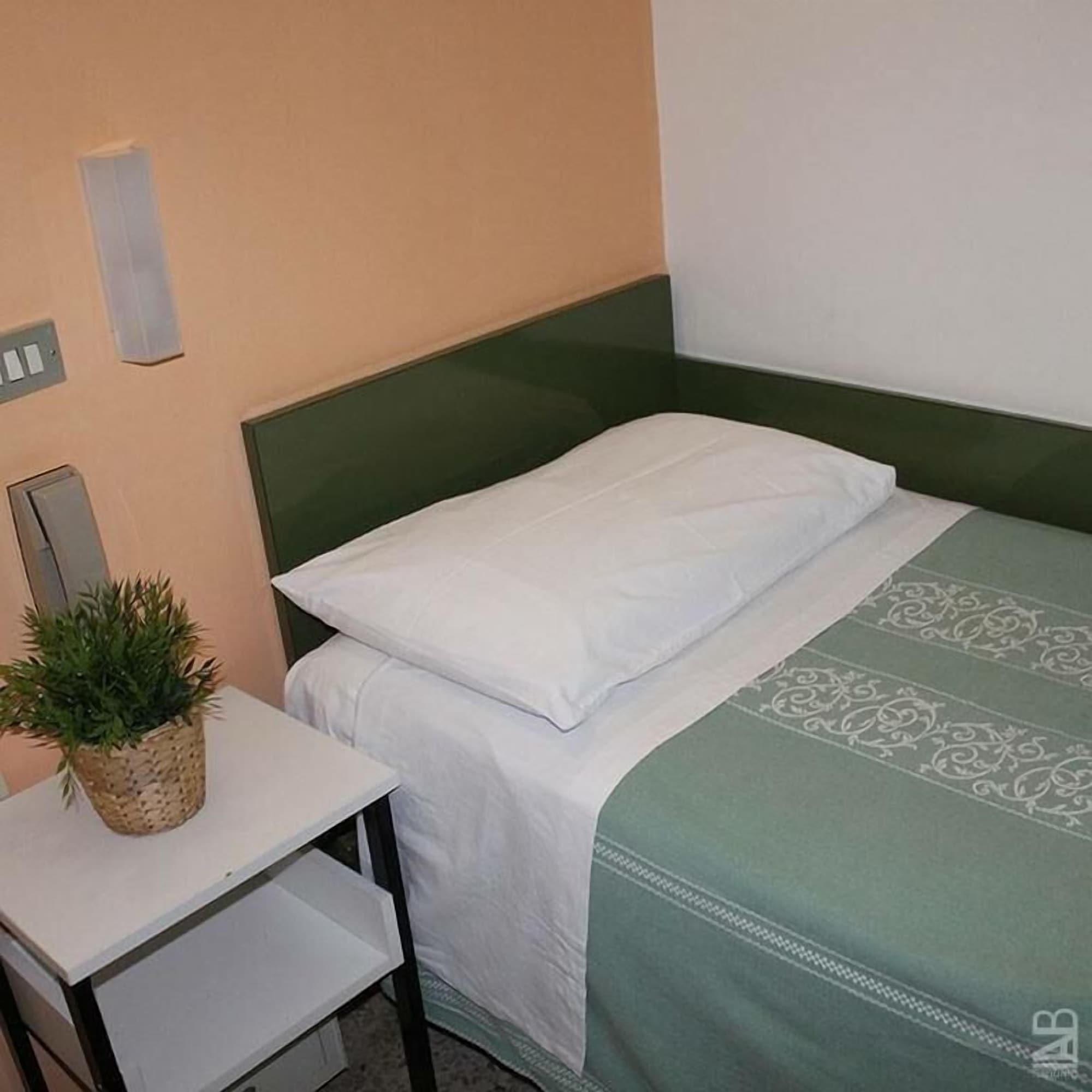 Hotel Nova Dhely Rimini Buitenkant foto