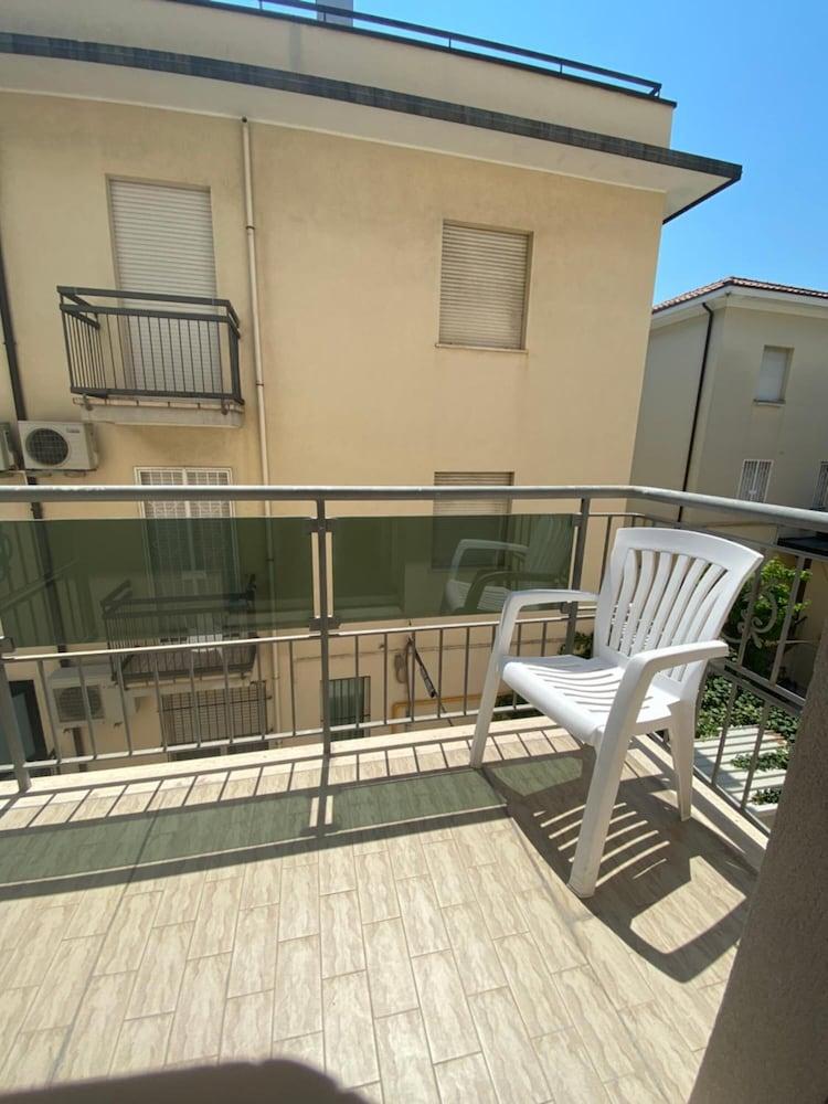 Hotel Nova Dhely Rimini Buitenkant foto