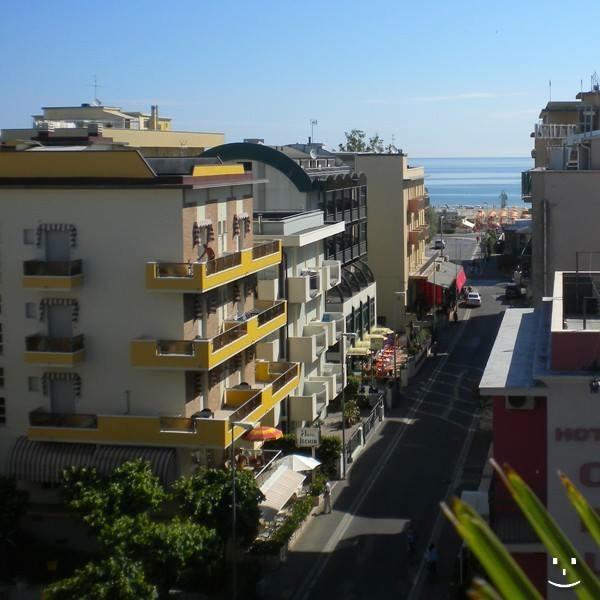 Hotel Nova Dhely Rimini Buitenkant foto